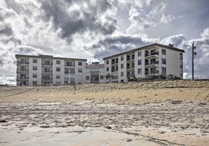 Oceanfront Ormond Beach Condo w/Pool Access! in Ormond Beach