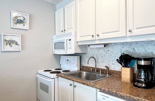 Kihei Condo | Beautiful Kihei Kai Nani 162, 1BR Condo by Kamaole Beach 2, Cal King, Wi-Fi, W/D