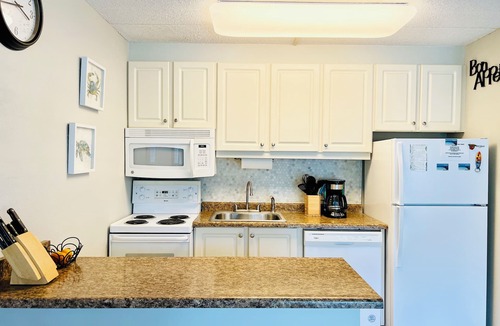 Kihei Condo | Beautiful Kihei Kai Nani 162, 1BR Condo by Kamaole Beach 2, Cal King, Wi-Fi, W/D