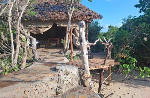 Subutuni Cabin | Fish Eagle Point