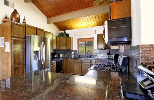 Makawao House | Private lush 2 Acre Mountain Home Maui w/many amenities