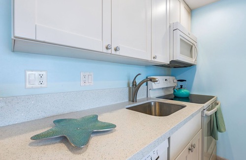 Historic Lahaina Front Street House | Stunning Views & Tropical Tranquility 429 LS