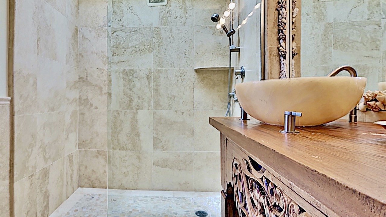 Photo of Bathroom in Kihei