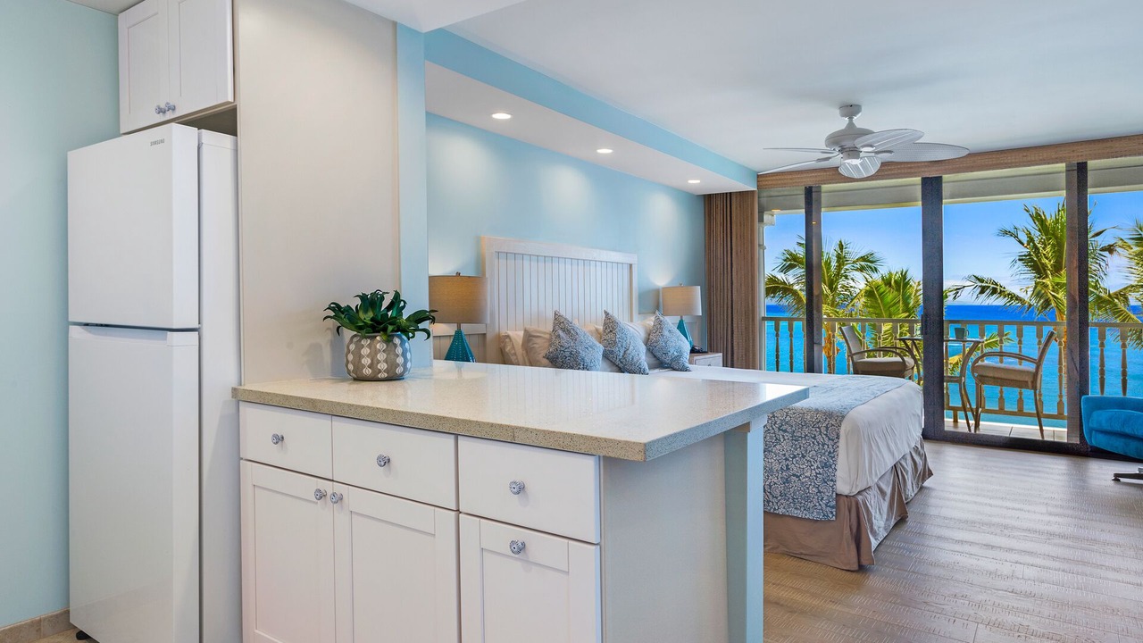 Photo of Bedroom in Historic Lahaina Front Street