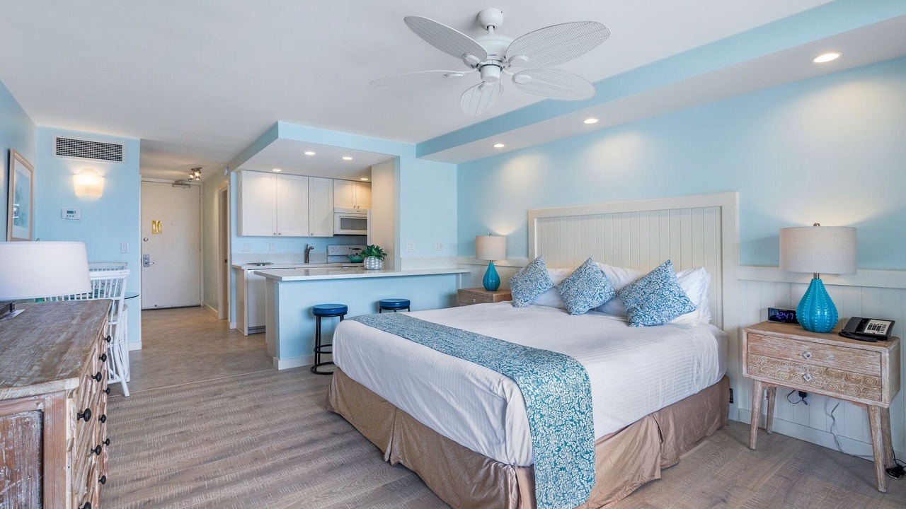 Photo of Bedroom in Historic Lahaina Front Street