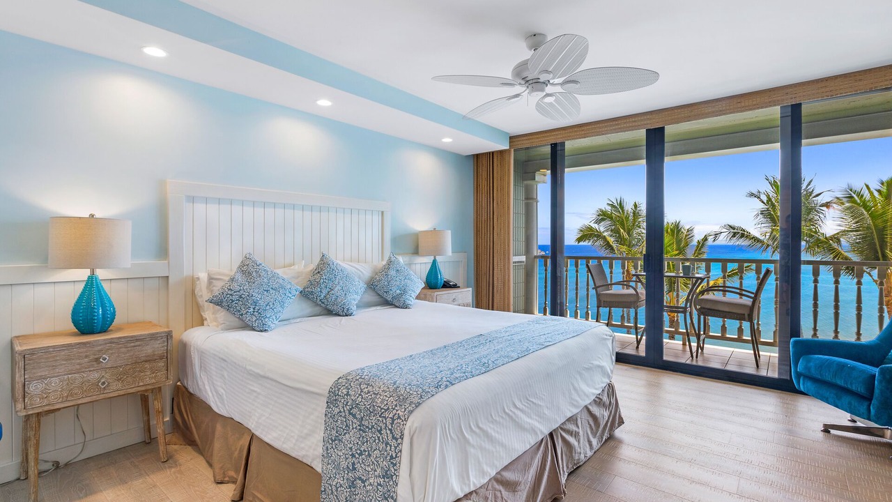Photo of Bedroom in Historic Lahaina Front Street
