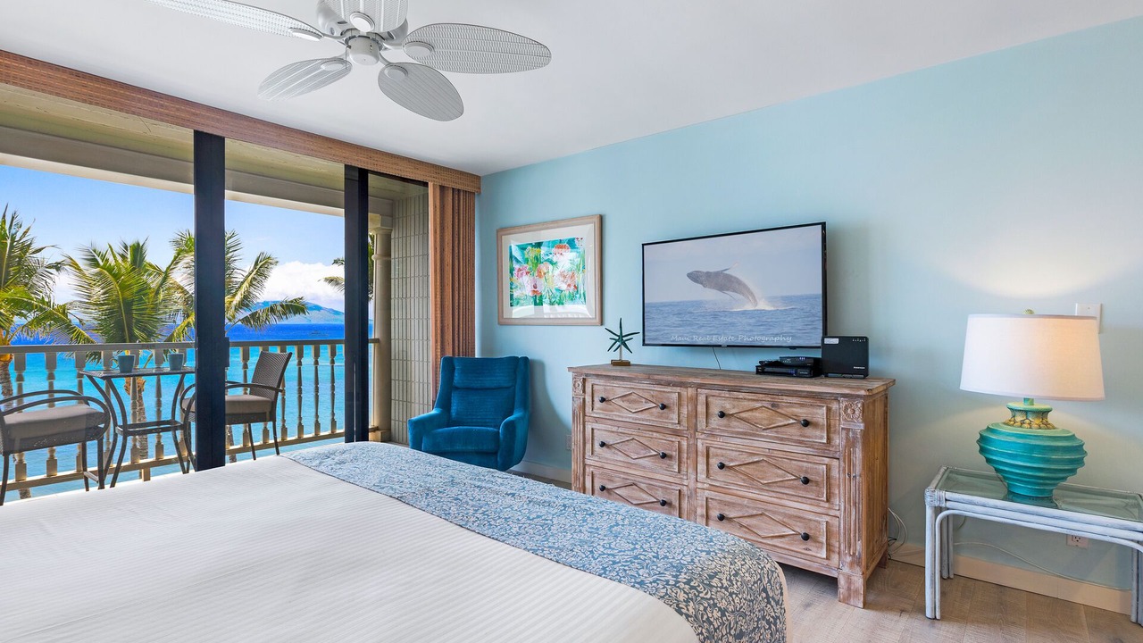 Photo of Bedroom in Historic Lahaina Front Street
