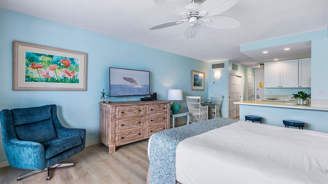 Photo of Bedroom in Historic Lahaina Front Street