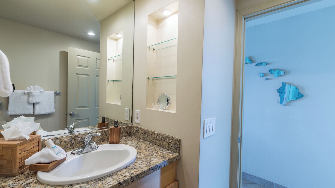 Photo of Bathroom in Kahana